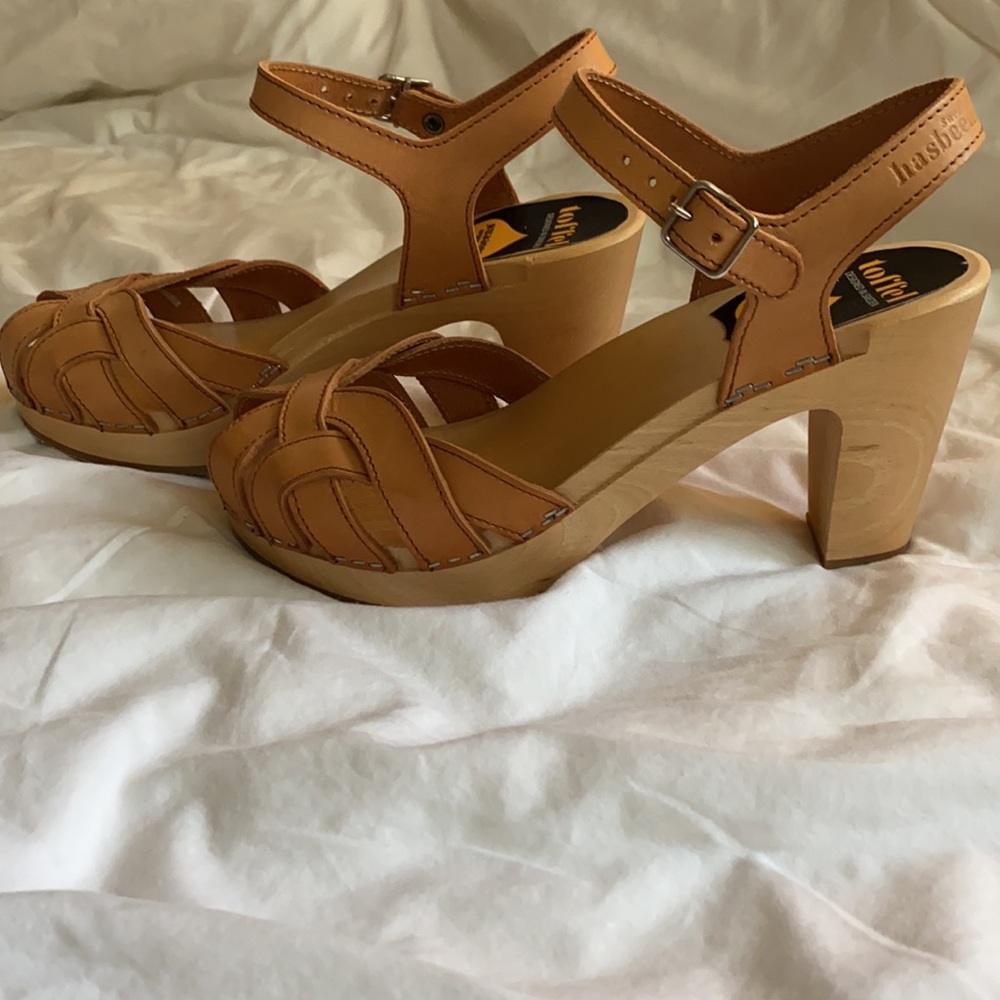 “Nature” Cross Strap Sky High Swedish Hasbeens